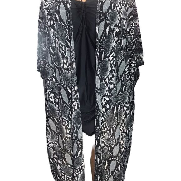 Snake Print Black Gray Kimono Top - Picture 3 of 8